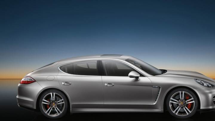 Porsche 911 Turbo II Wheels Silver N Side Pose